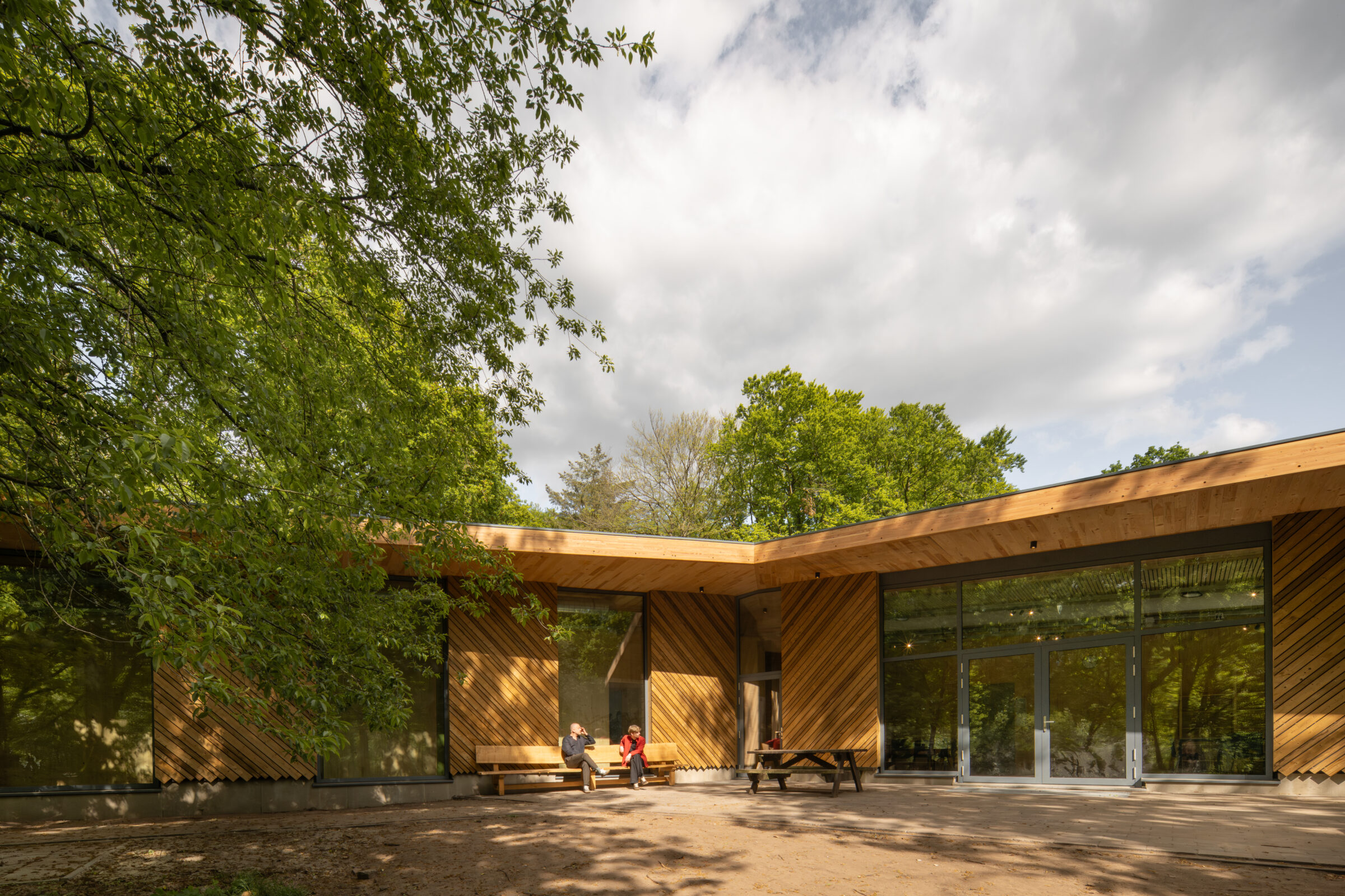 2 MOST Architecture CLT hout gevel natuur Scouting Buitenzorg Baarn© Aiste Rakauskaite